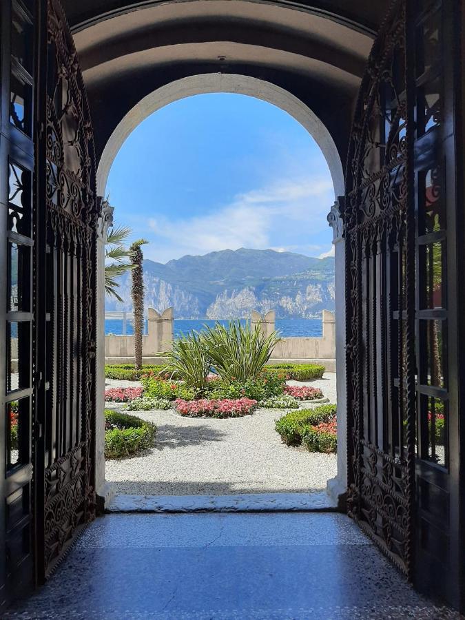 Villa Sul Lago Con Pontile Privato A Brenzone Sul Garda - Unique And Exclusive Brenzone sul Garda Exterior foto